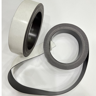 Nam châm dẻo có keo cuộn rộng 3cm tiện ích