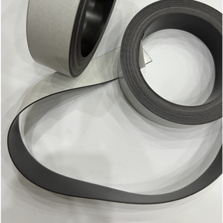 Nam châm dẻo có keo cuộn rộng 3cm tiện ích