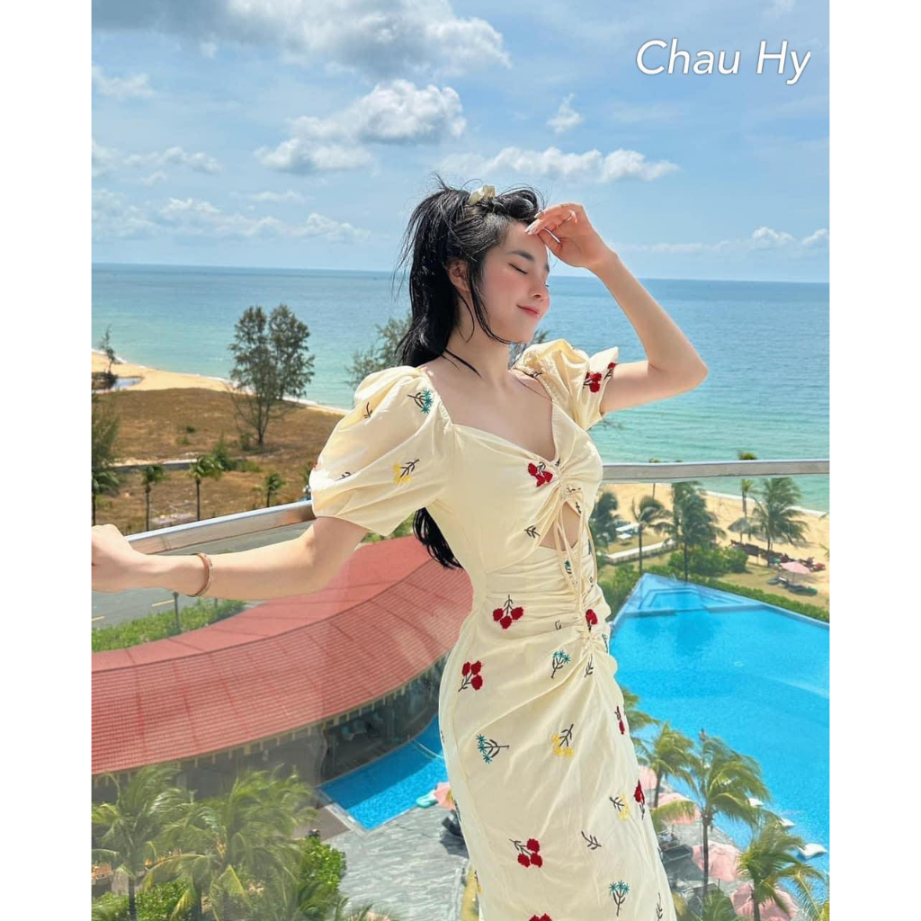 Váy thiết kế hoa đi biển du lịch thô nhúm ngực