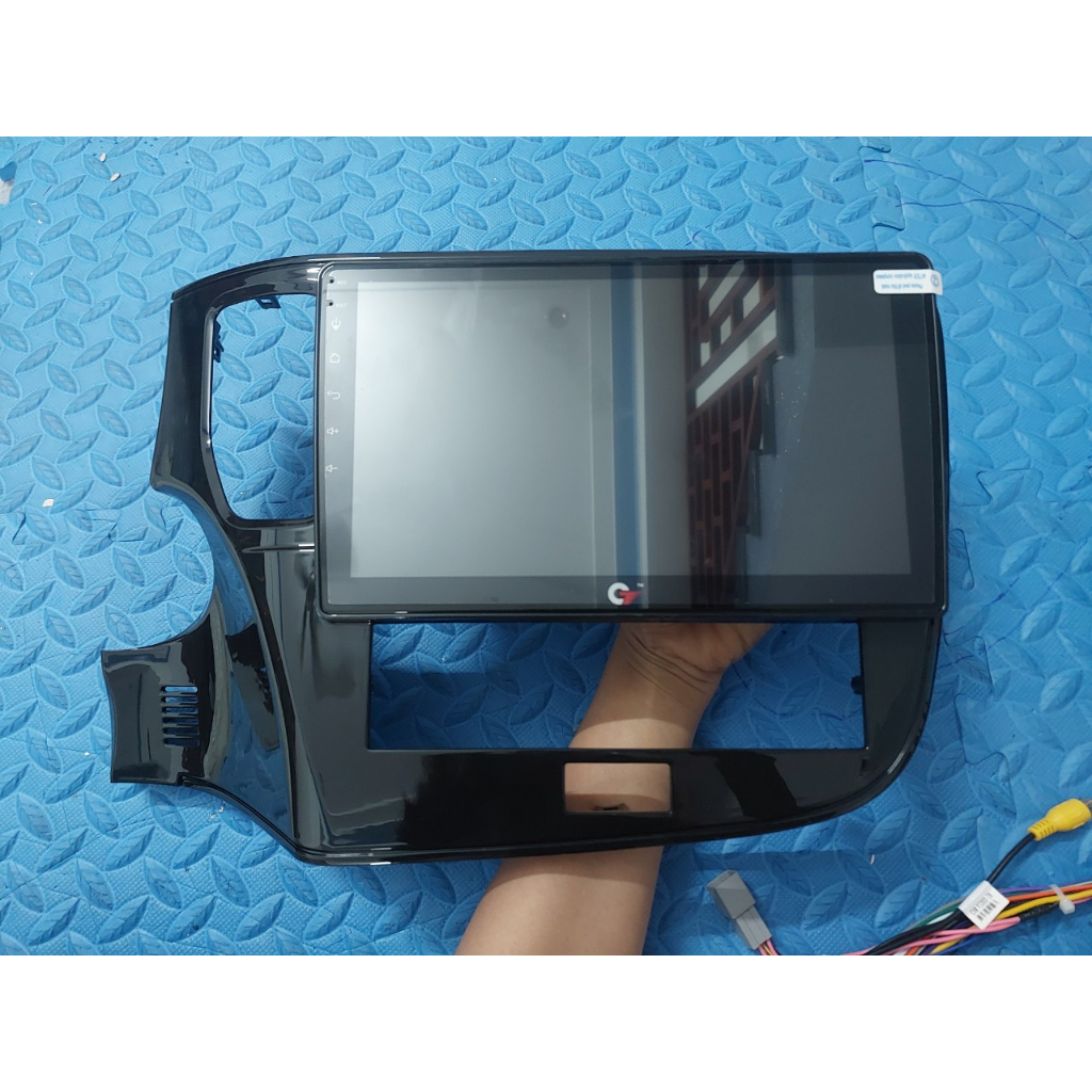 Mặt dưỡng Outlander 2020 - 2022  kèm jack nguồn zin