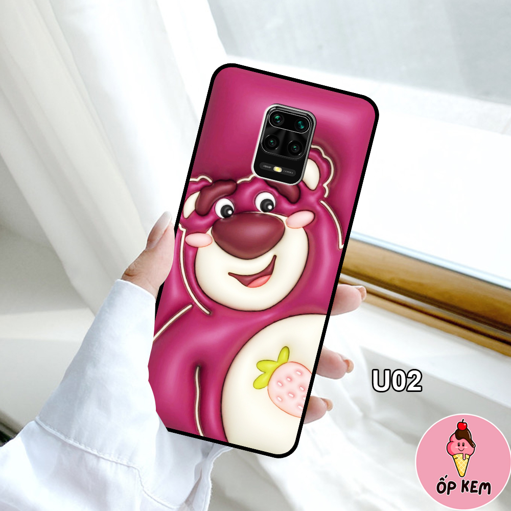 Ốp Xiaomi Redmi Note 9 - Redmi Note 9S - Redmi Note 9 Pro In Hình Gấu Dâu Lotso Cực Trend