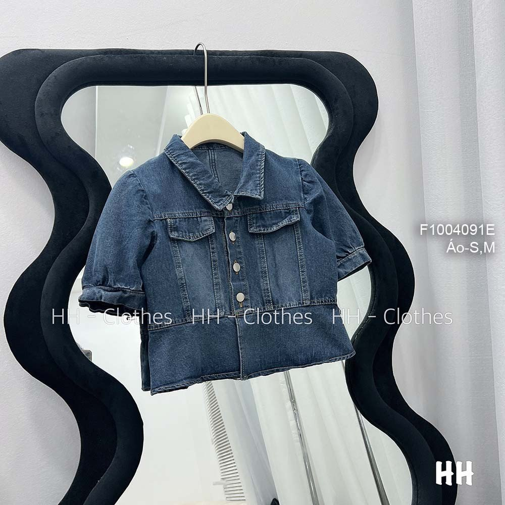 Áo sơ mi jean phối viền tua rua gắn mác chữ tay ngắn