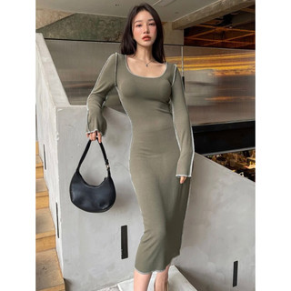 Đầm ôm body tay dài cổ sâu quyến rũ.❤️