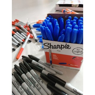 01 BÚT SHARPIE FINE POINT PERMANENT MARKER (Blue, Red, Black)