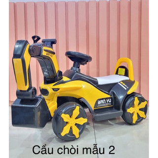 Xe cẩu chòi chân có cần múc