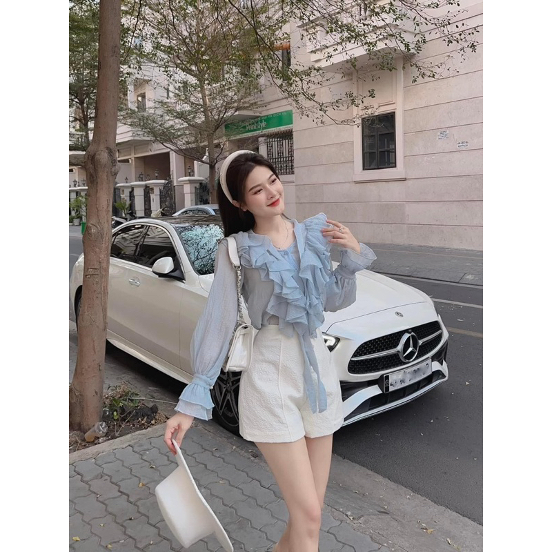 SET ÁO VOAN XANH BÈO + SHORT TRẮNG Mặc nguyên set quá là hợp lý ạ cho các cô nàng nha 😘 kéo tuổi kéo chiều cao bất chấp