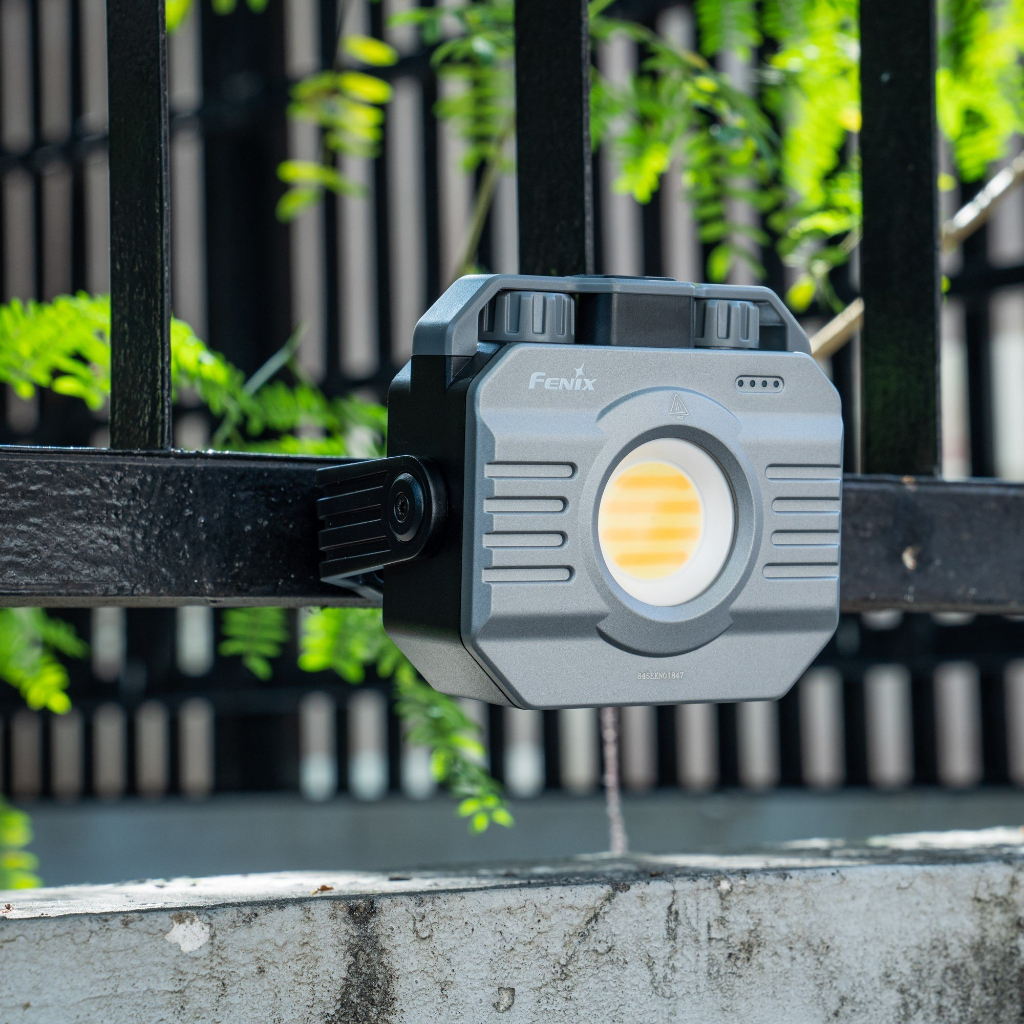Đèn pin Fenix CL28R