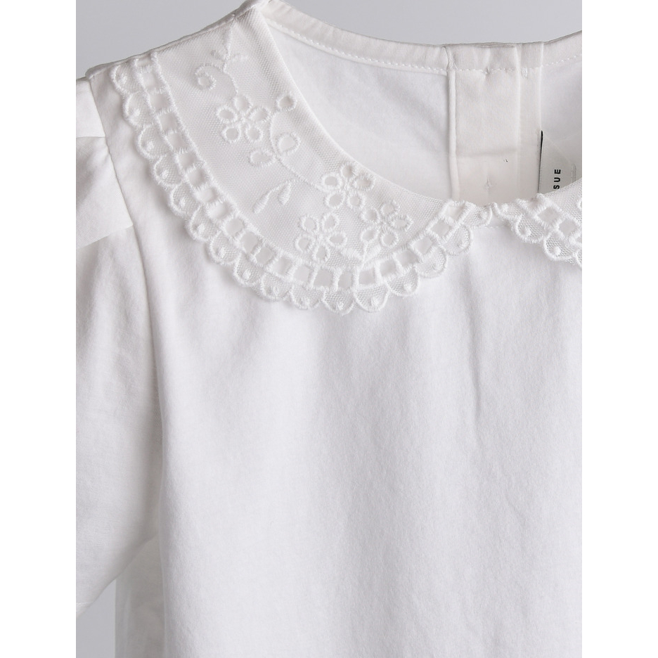 Áo thun trắng cổ ren bé gái Curly. HA4624