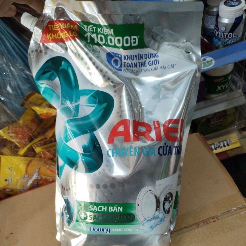 Nước giặt ARIEL CHUYÊN GIA Cửa Trước
