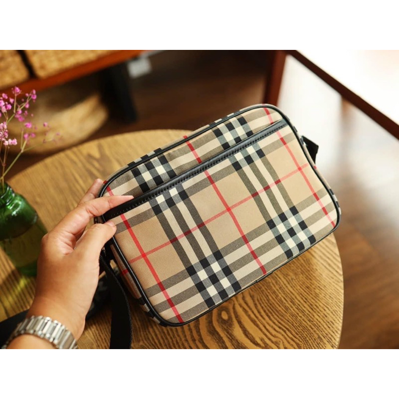 TNS-Túi đeo chéo form hộp dây đeo bảng to cá tính Bubery BBR crossbody bag--caro hãng đặc trưng