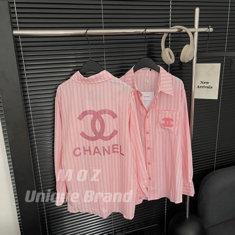 Áo sơ mi kẻ chace hồng logo đính đá