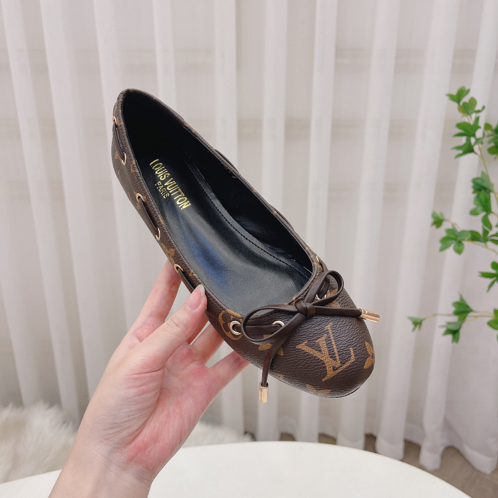 Giày bệt búp bê nơ hoạ tiết hoa nâu