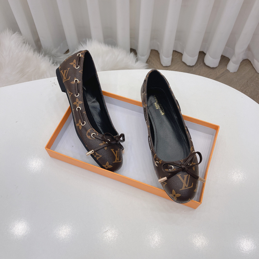 Giày bệt búp bê nơ hoạ tiết hoa nâu