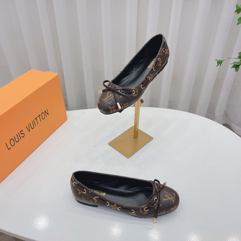 Giày bệt búp bê nơ hoạ tiết hoa nâu