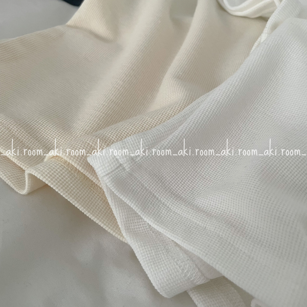 Áo thun chất tổ ong cổ viền lệch màu thêu logo thỏ ngực trái 9154