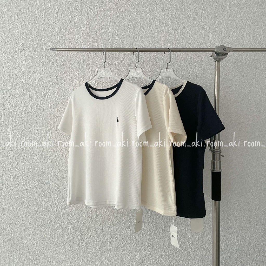 Áo thun chất tổ ong cổ viền lệch màu thêu logo thỏ ngực trái 9154