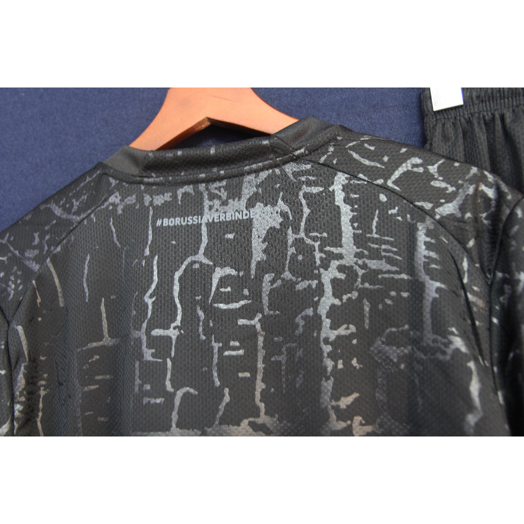 Bộ áo đấu Dortmund đen 2023 , mẫu mới hoạ tiết lạ mắt