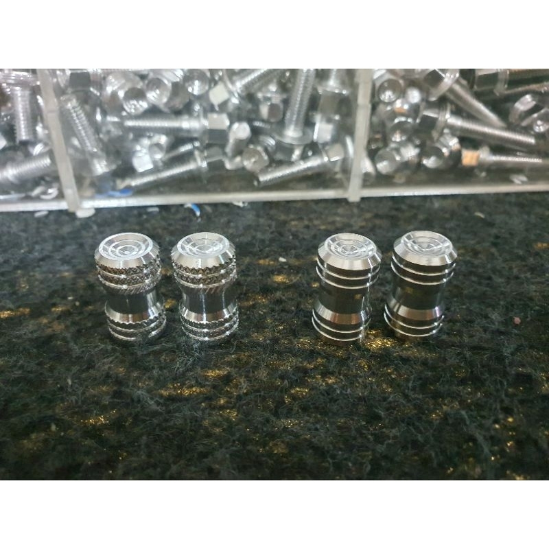 Van vòi inox gắn moi xe