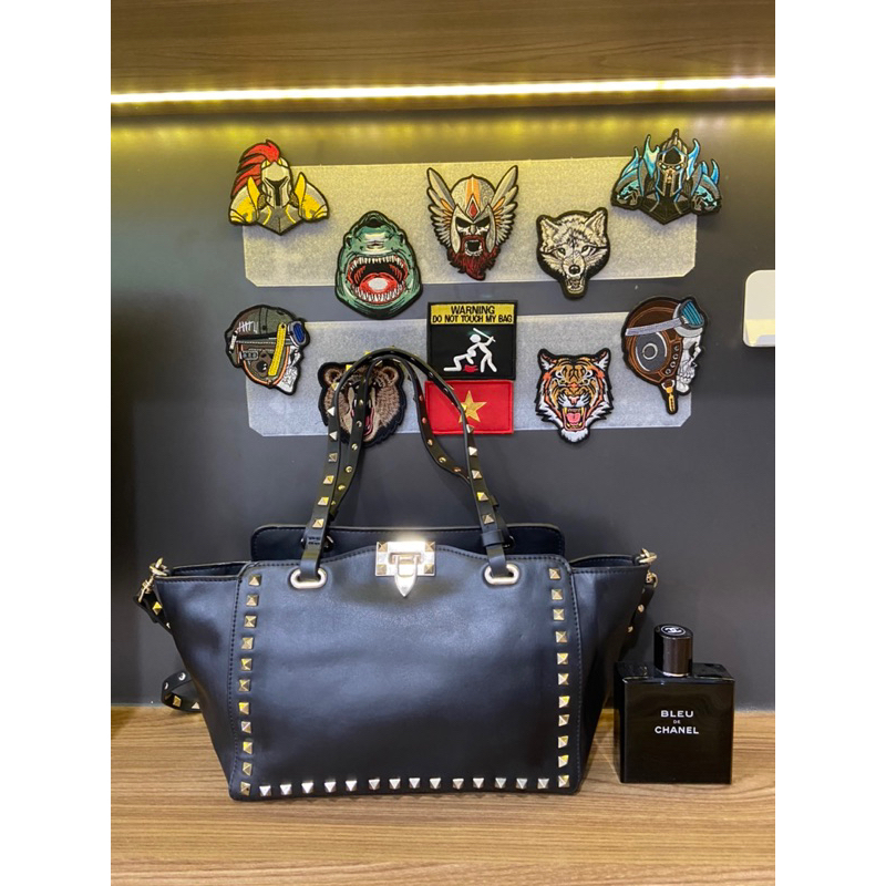 Túi si hiệu Valentino