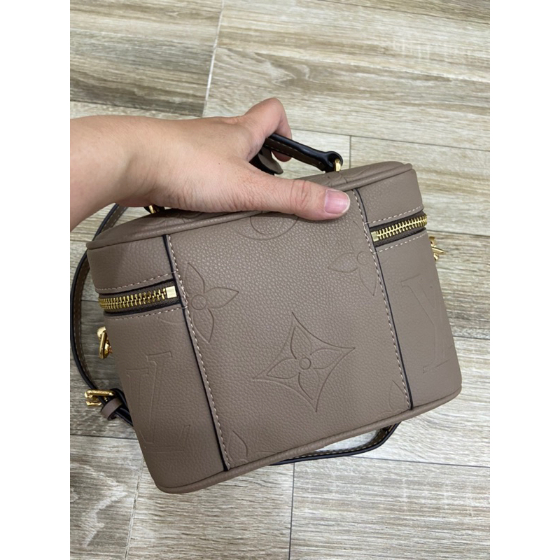 Túi si da thật hiệu LV cốp