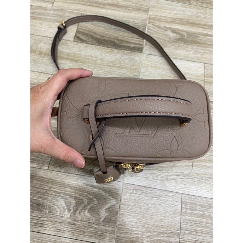 Túi si da thật hiệu LV cốp