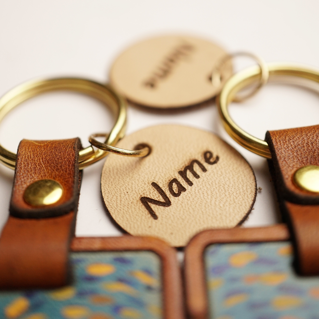 Cặp móc khóa Heart light  - Móc chìa khóa da vẽ tay