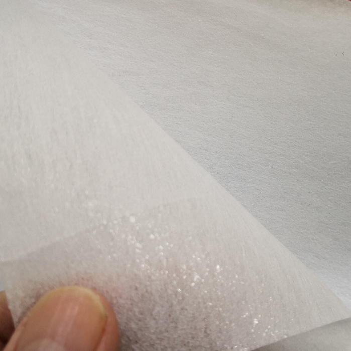 Giấy lót thêu vi tính, thêu tay có keo, ủi khi lót . Loại tốt dày  giúp vải không bị co, giãn khi thêu