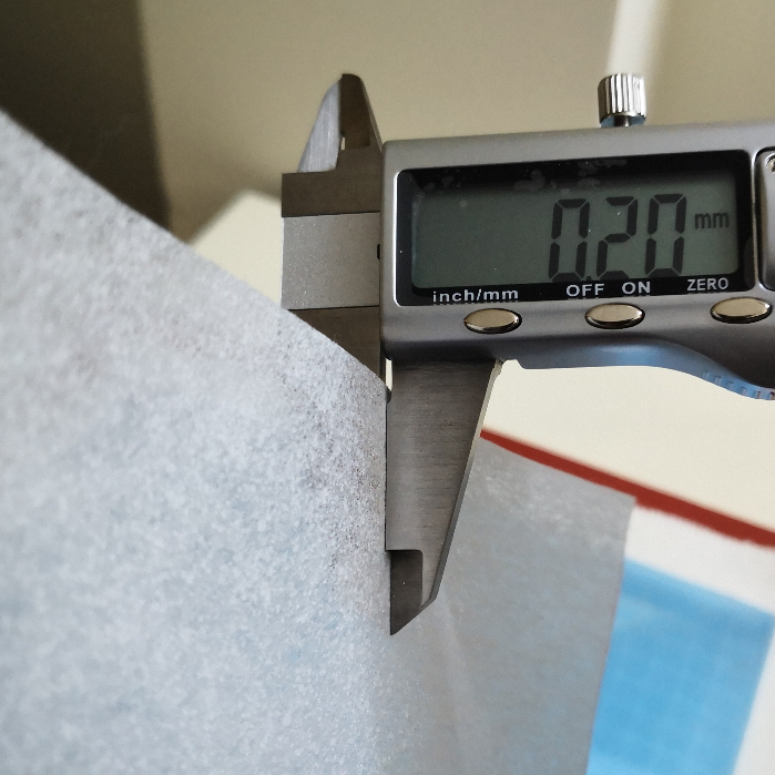 Giấy lót thêu vi tính, thêu tay có keo, ủi khi lót . Loại tốt dày  giúp vải không bị co, giãn khi thêu