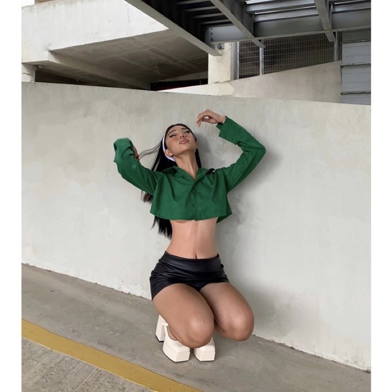 Sơ mi croptop Trắng + Xanh lá