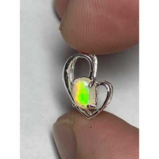 Mặt dây chuyền bạc đá Opal thiên nhiên.
