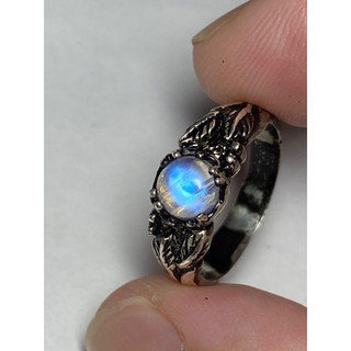 Nhẫn bạc đá Moonstone thiên nhiên.