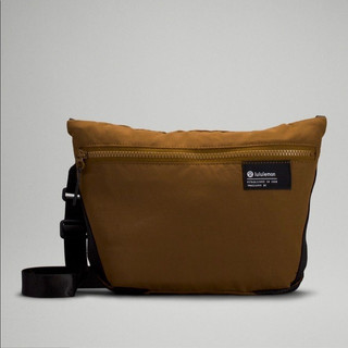Túi đeo chéo Clean Lines Crossbody Bag - Lululemon