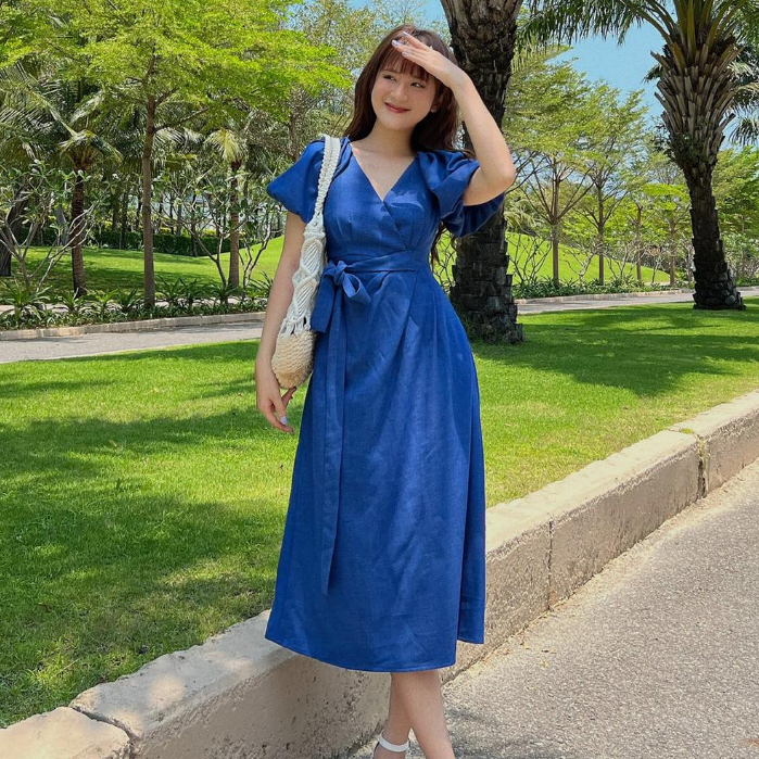 Đầm midi đắp chéo thắt nơ tay phồng thời trang GAGO màu xanh GG4297