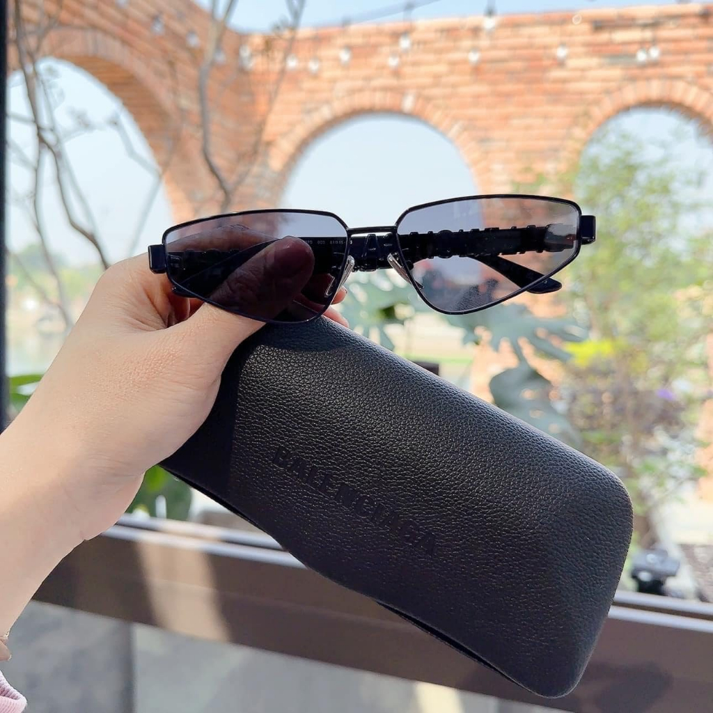 Kính mát Balenciaga BB0107S mắt ruồi siêu cá tính