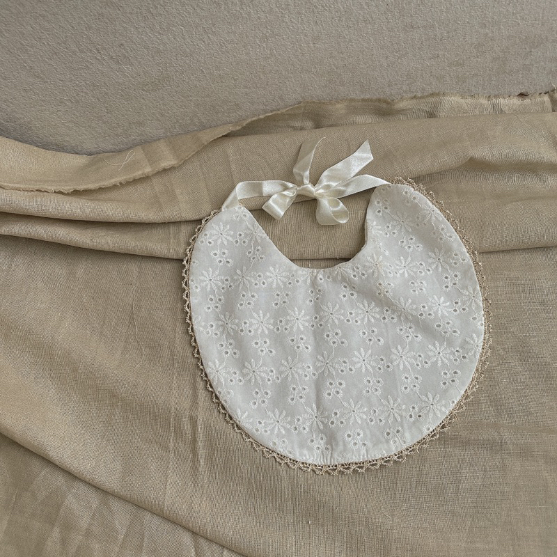 Yếm ren nhiều kiểu dáng phối đồ váy áo cho bé gái Tiệm Su Kids