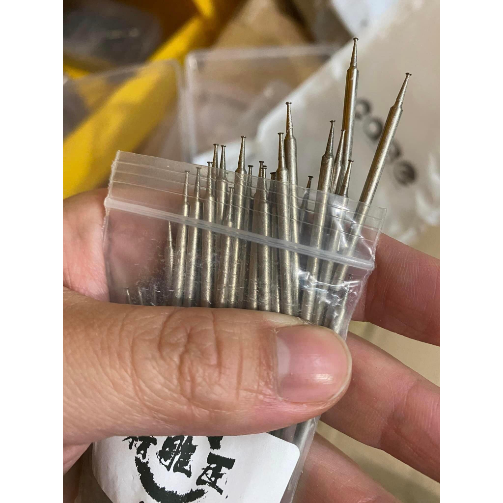 Mũi mài mini chỉ 1mm siêu nhỏ, dùng cho các loại máy mài bút xử lý ốc toét đầu