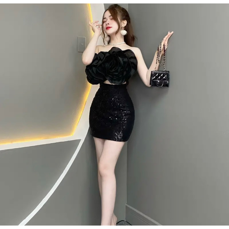 Áo Ống Hoa Hồng Xoè Vòng Ngực Tròn Nhún Lưng