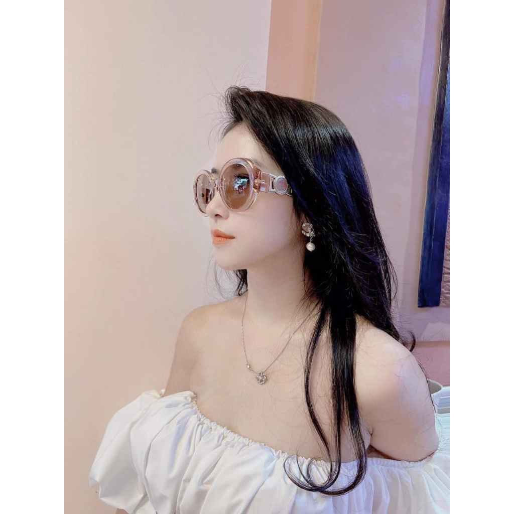 Kính mát Versace dáng tròn, màu hồng trong suốt, viền logo VE4414F 533973