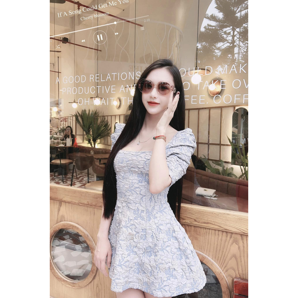 Kính mát Versace dáng tròn, màu hồng trong suốt, viền logo VE4414F 533973