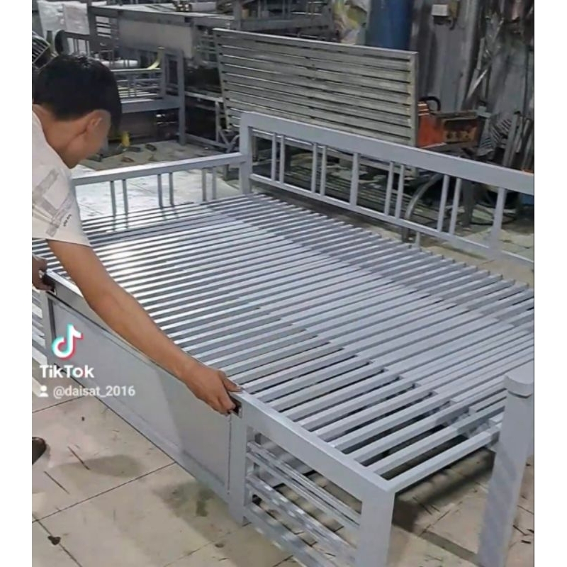 Giường xếp Thông Minh