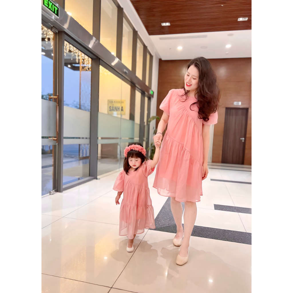 B935- VÁY HỒNG TAY BỒNG MẸ CON