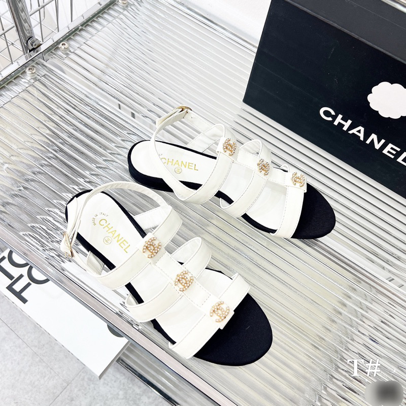 sandal 3 quai khuy nhỏ e về 3 màu đen- kem- trắng. lên chân cực xinh ạ. hàng qccc fullbox ảnh thật