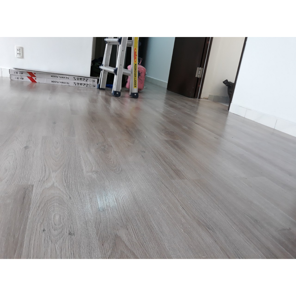 Sàn nhựa vân gỗ nâu nhạt SG05, 152 x 914 x 2 mm, 7 tấm = 1 mét vuông