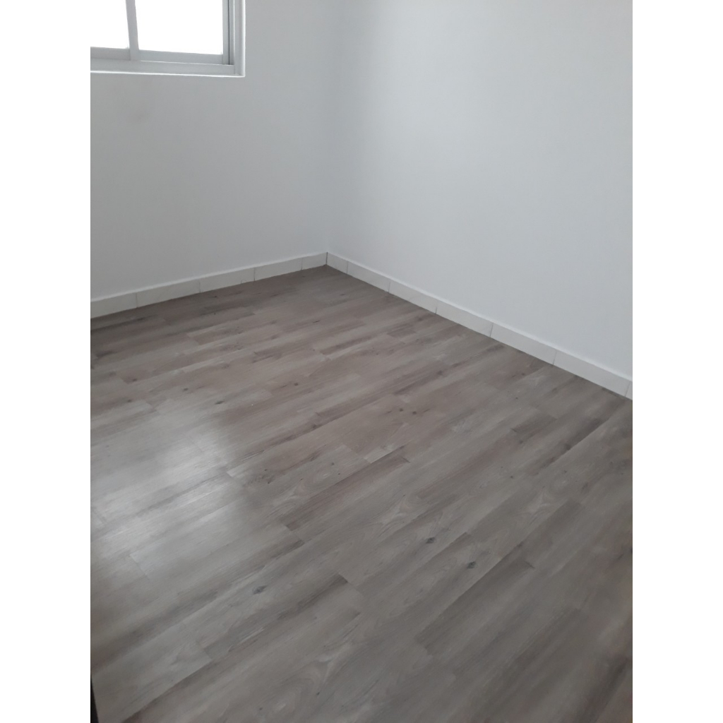 Sàn nhựa vân gỗ nâu nhạt SG05, 152 x 914 x 2 mm, 7 tấm = 1 mét vuông