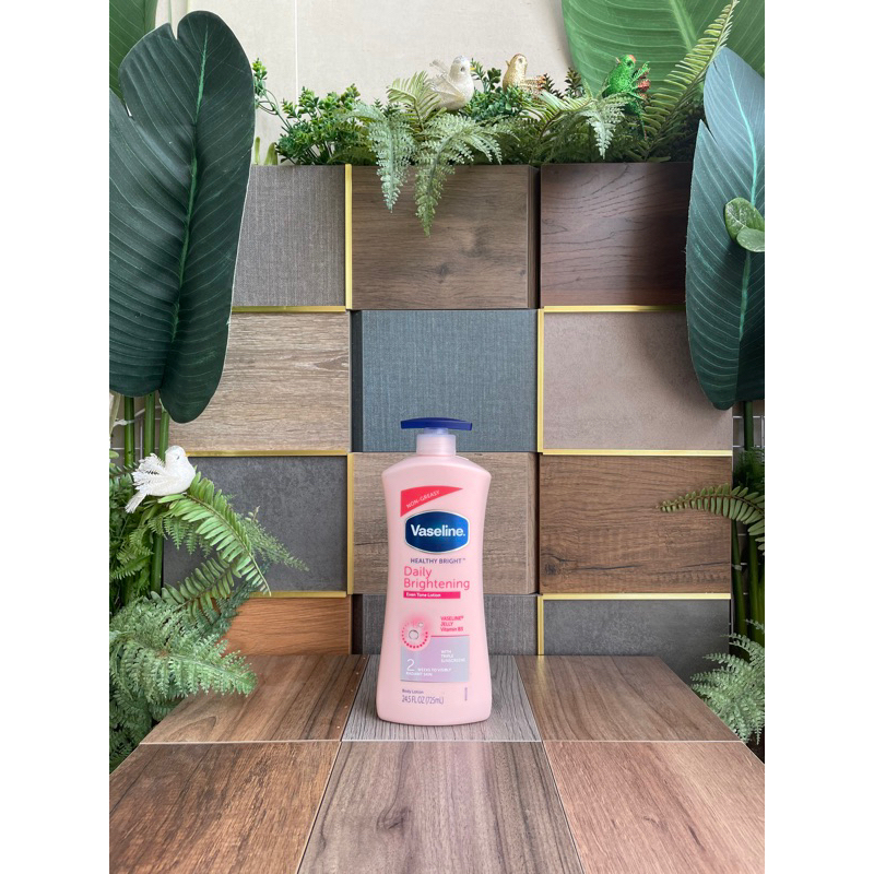 Sữa dưỡng thể trắng da toàn thân Vaseline của Mỹ loại 725ml