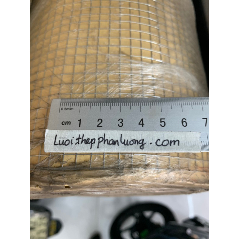 Lưới hàn kẽm ô vuông 5mm , 12mm , 18mm , 24mm - mõng nhẹ bền đẹp, làm rào chắn , trang trí , nhiều công dụng khác