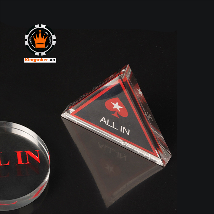 Nút all in hình tam giác thủy tinh cao cấp dùng chơi poker trong casino club