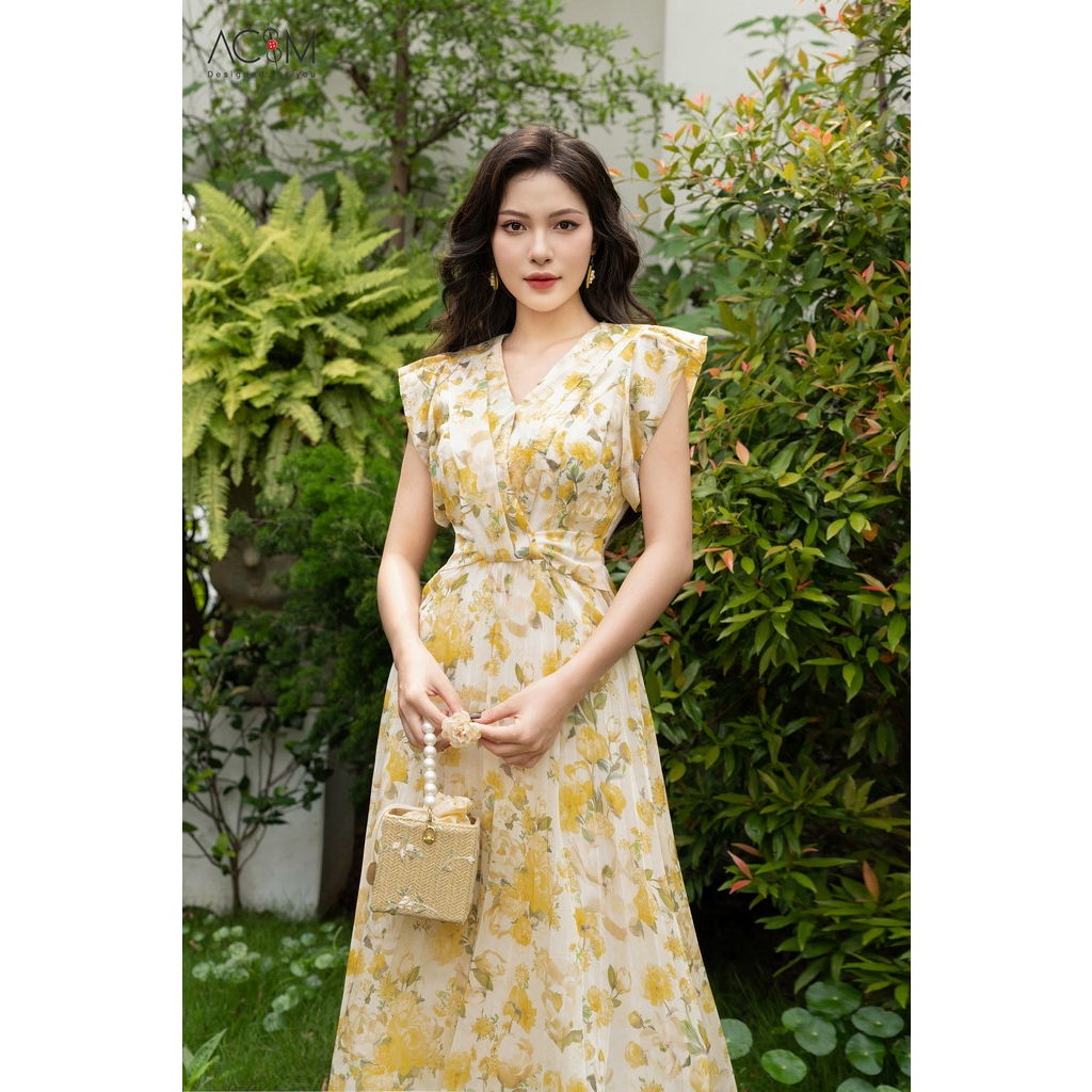 Đầm xòe dập ly cổ V tay cách điệu