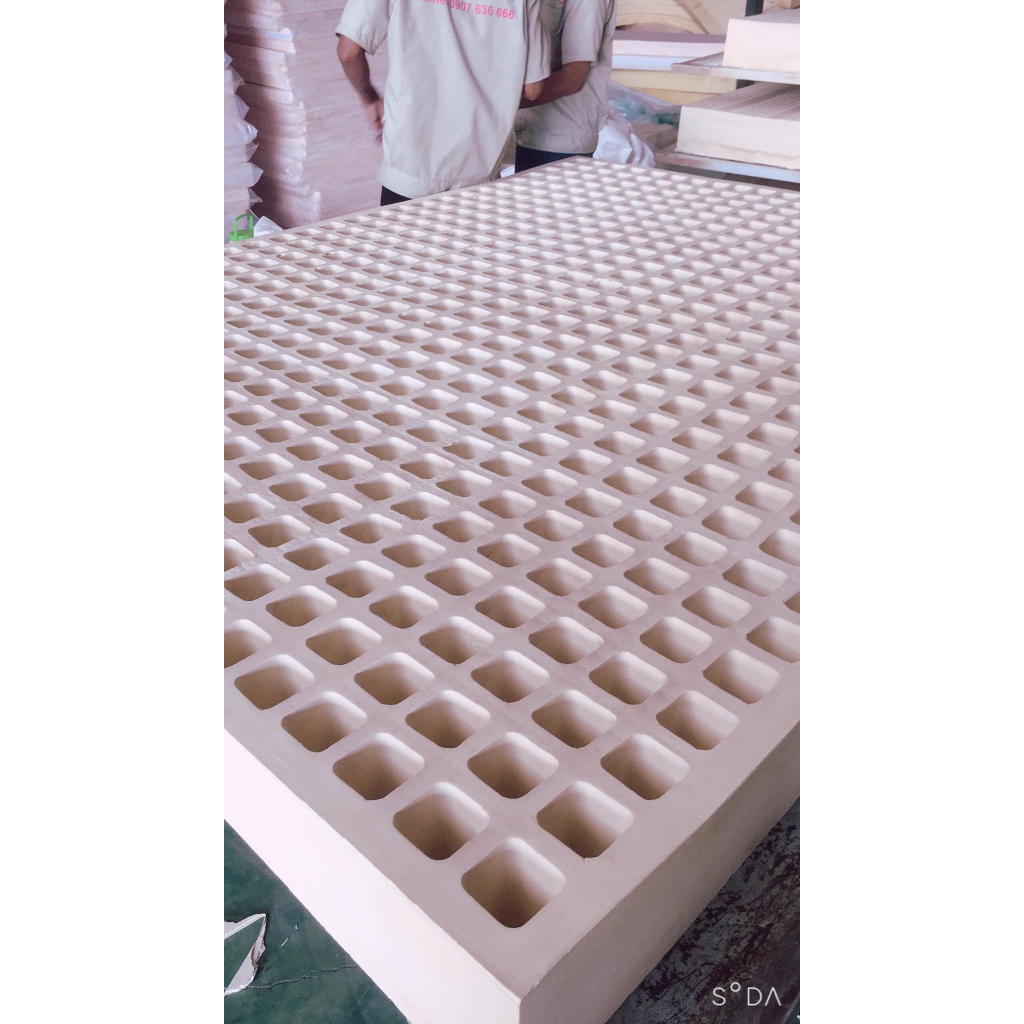 Nệm Cao Su thiên nhiên 100%, hàng trưng bày mới 99% SIZE 1M8 X2M X10CM