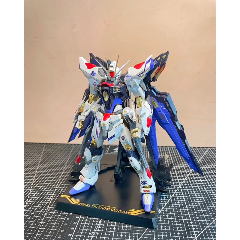Mô hình gunpla MG 8802s Strike Freedom Soul Blue
